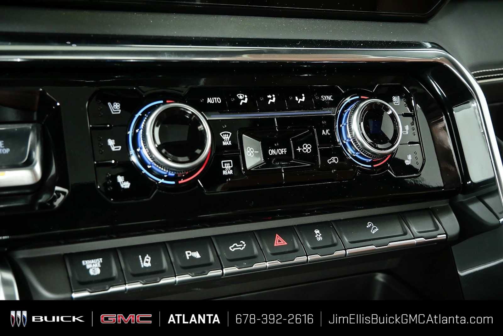 New 2026 GMC Sierra 2500 Denali Ultimate AWD/4WD image 18