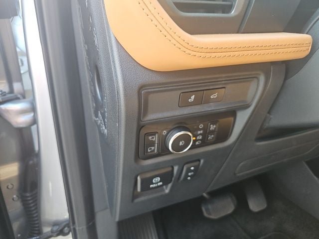 Used 2023 Ford Expedition Max Platinum AWD/4WD image 17