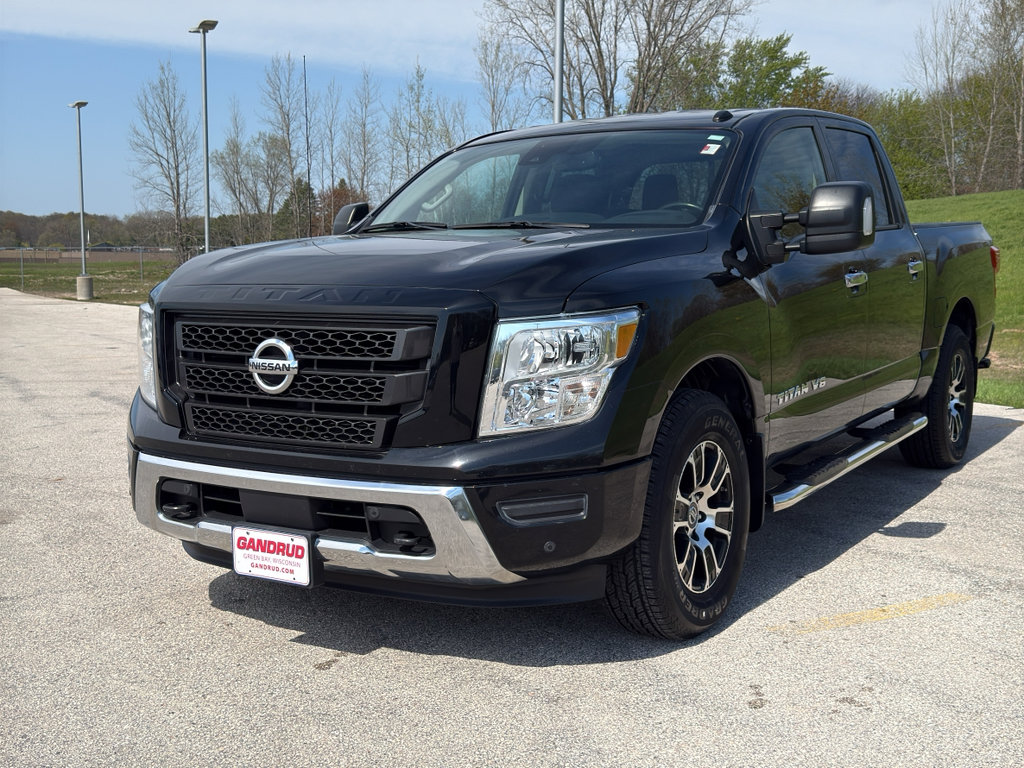 Used 2020 Nissan Titan SV w/ SV Convenience Package AWD/4WD image 2
