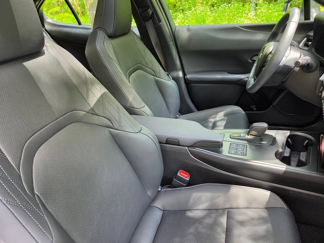 Used 2026 Lexus UX 300h FWD w/ Accessory Package (Z2) image 10