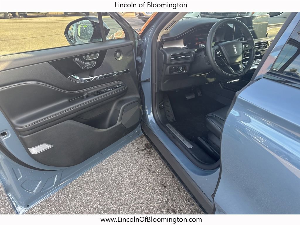 New 2025 Lincoln Corsair Reserve w/ Equipment Group 202A image 22