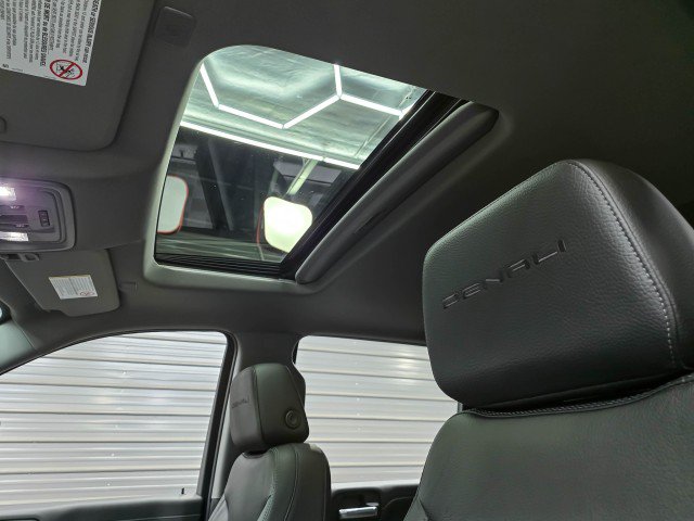Used 2022 GMC Sierra 2500 Denali AWD/4WD image 17