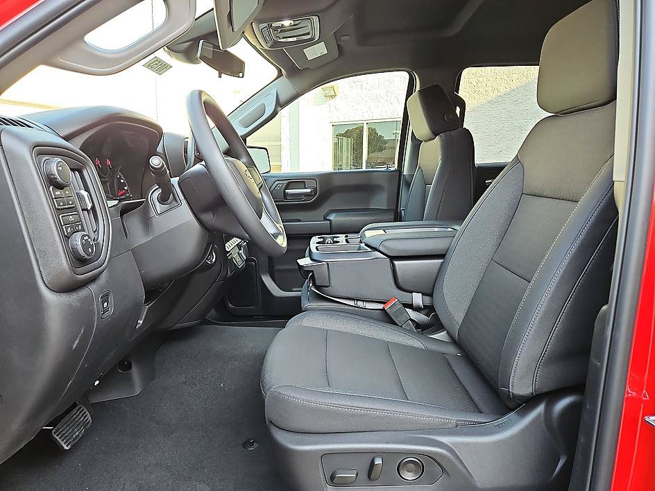 New 2026 Chevrolet Silverado 1500 Custom Trail Boss w/ LPO, Dark Essentials Package AWD/4WD image 10