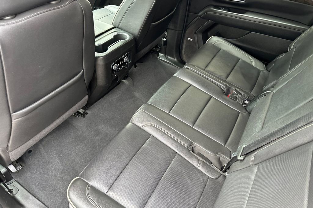 Used 2024 Chevrolet Suburban Premier AWD/4WD image 12