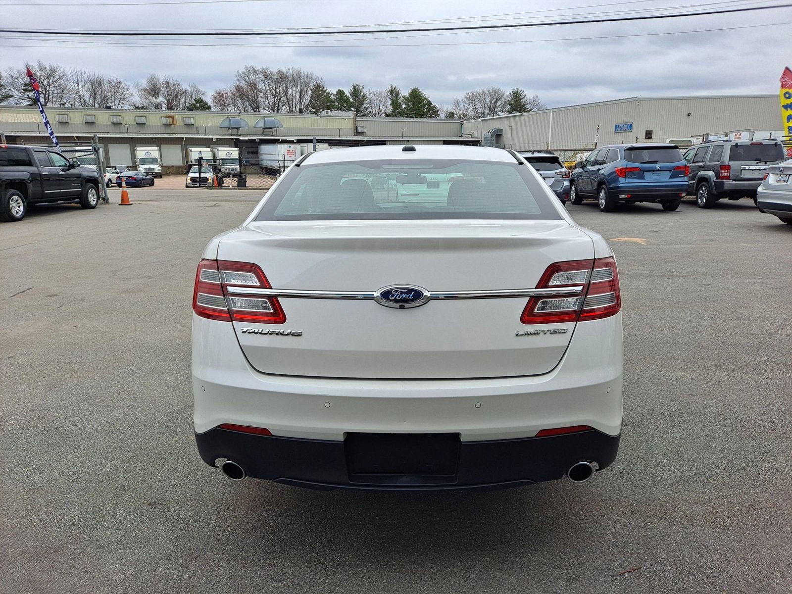Used 2014 Ford Taurus Limited FWD image 6