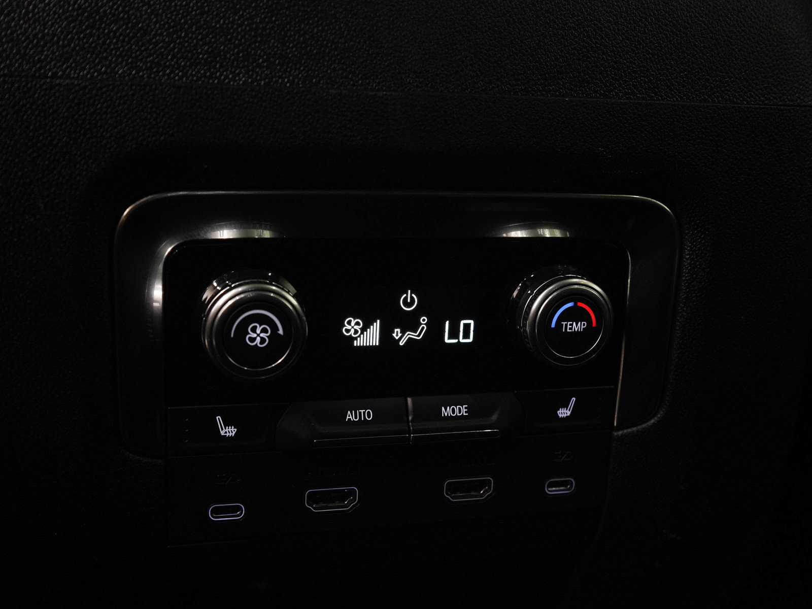 Used 2026 GMC Yukon Denali w/ Denali Reserve Package AWD/4WD image 18