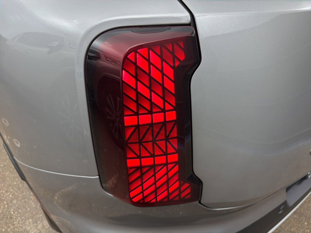 Used 2025 MINI Cooper Countryman S w/ Comfort Package Max image 19