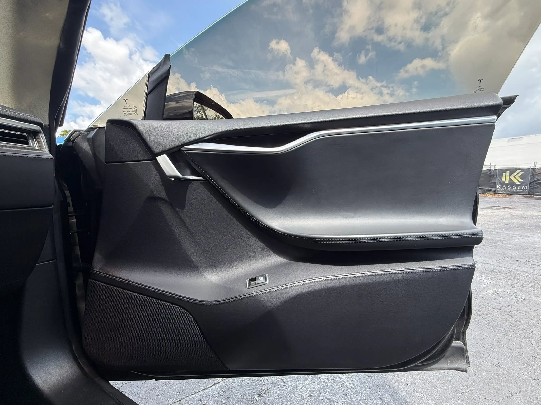 Used 2013 Tesla Model S Performance RWD image 30