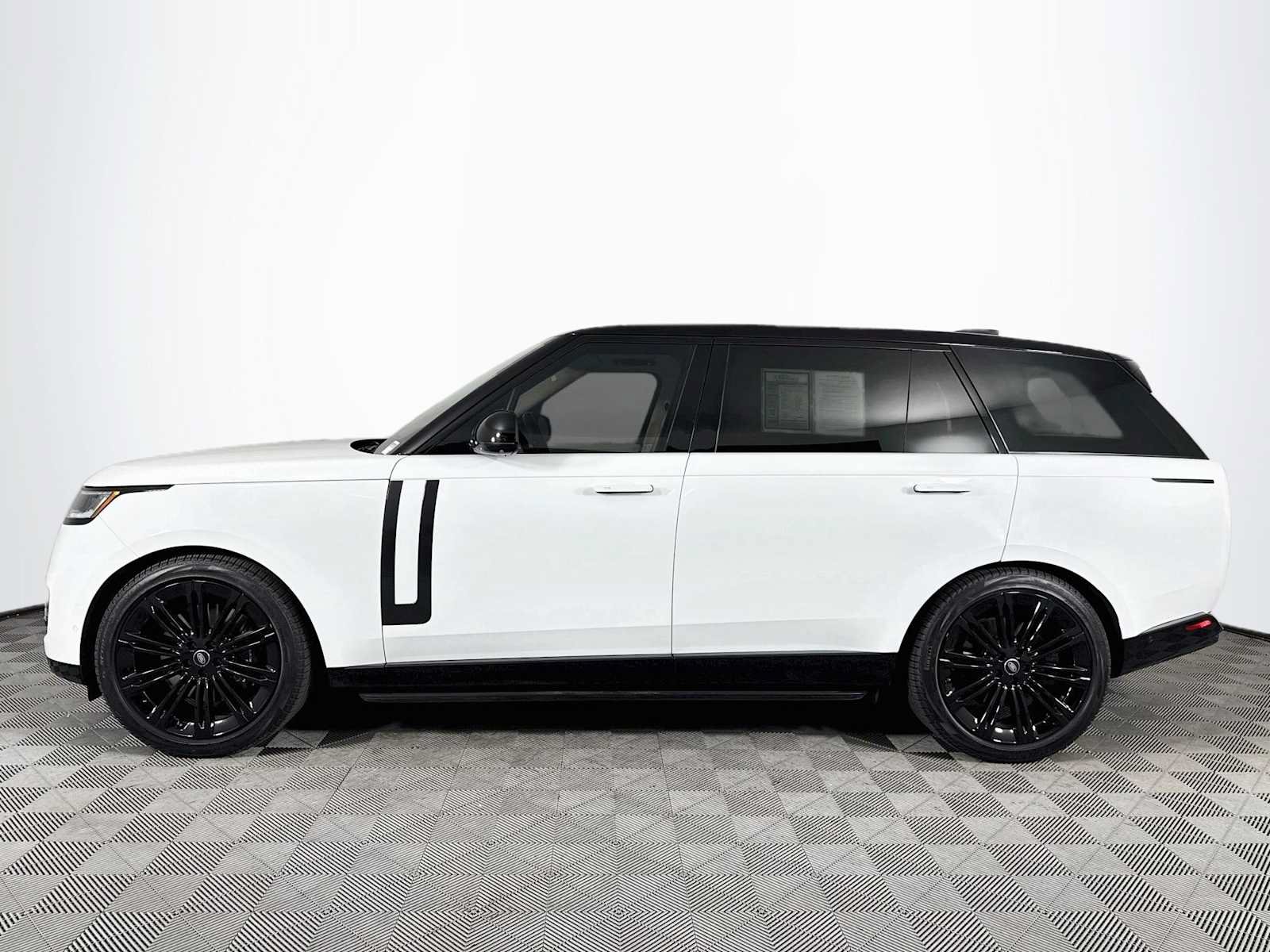 Used 2023 Land Rover Range Rover Long Wheelbase SE AWD/4WD image 8
