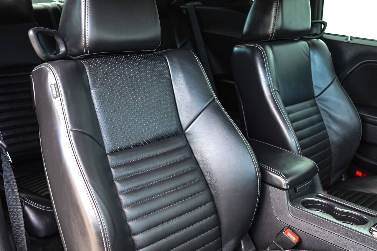 Used 2013 Dodge Challenger R/T Plus RWD image 25