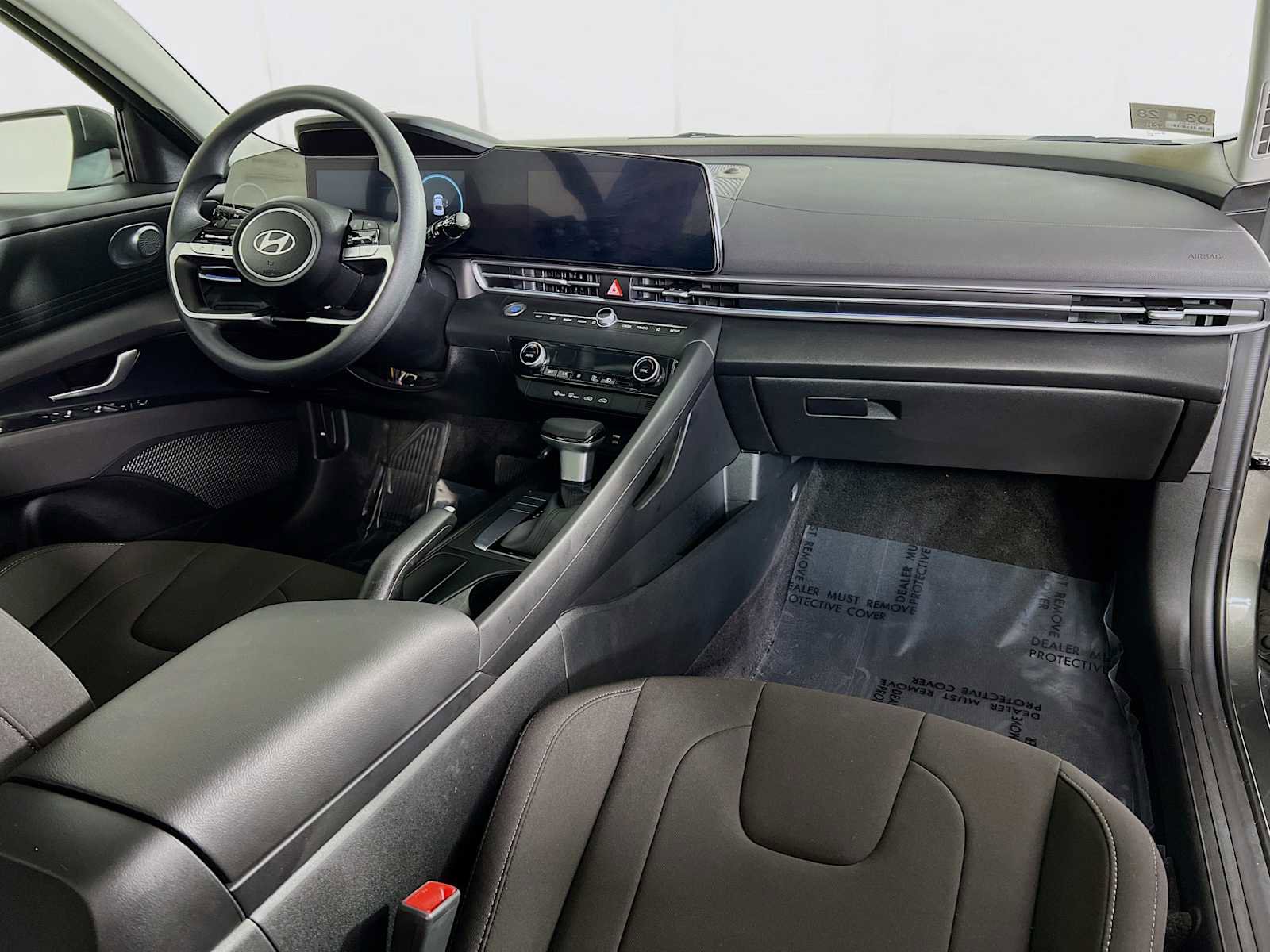 Certified 2024 Hyundai Elantra SEL image 28