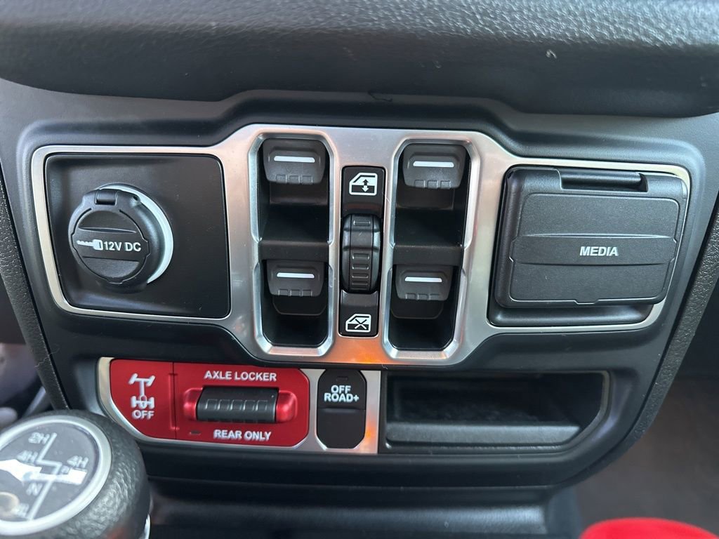 Used 2024 Jeep Wrangler Unlimited AWD/4WD image 24