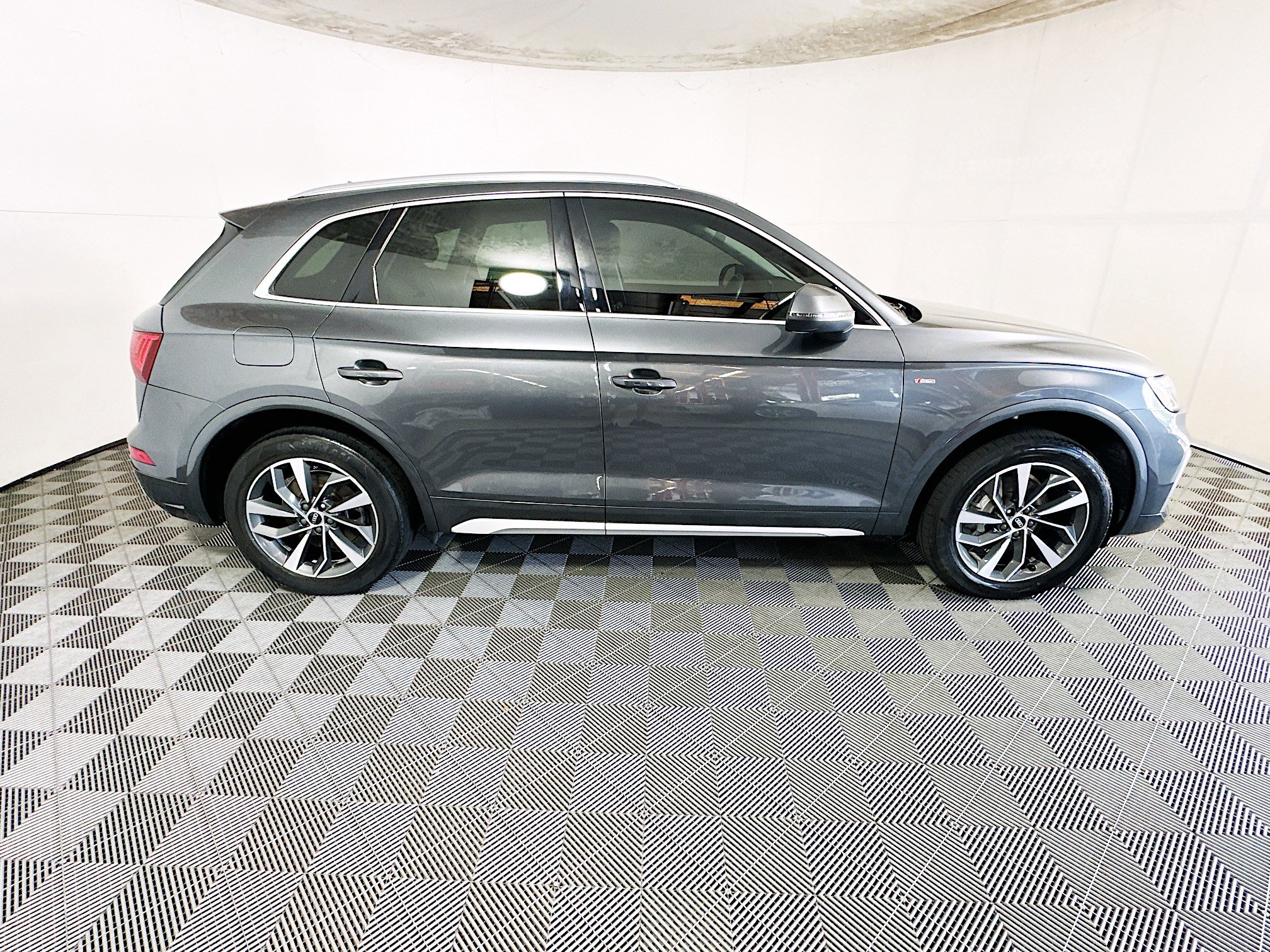 Used 2022 Audi Q5 2.0T Premium Plus AWD/4WD image 2