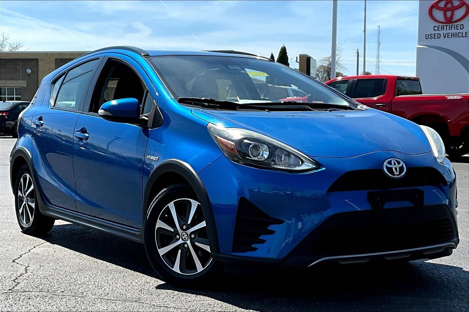 Used 2019 Toyota Prius C FWD image 2