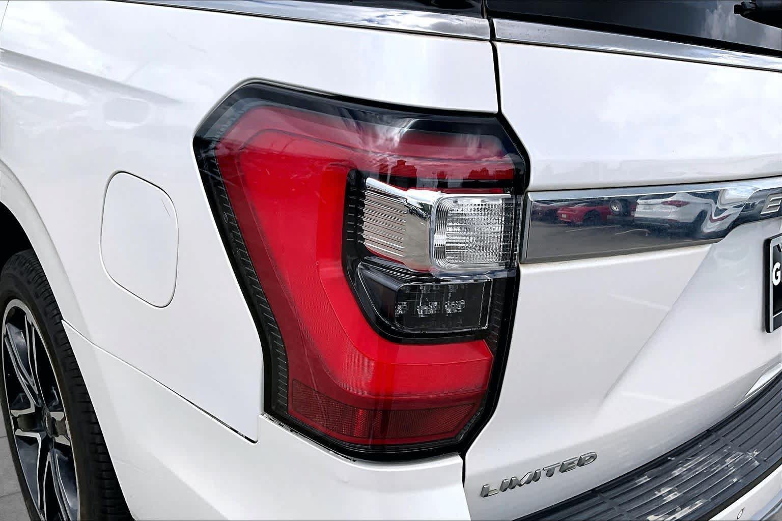 Used 2019 Ford Expedition Limited w/ Special Edition Package RWD image 26