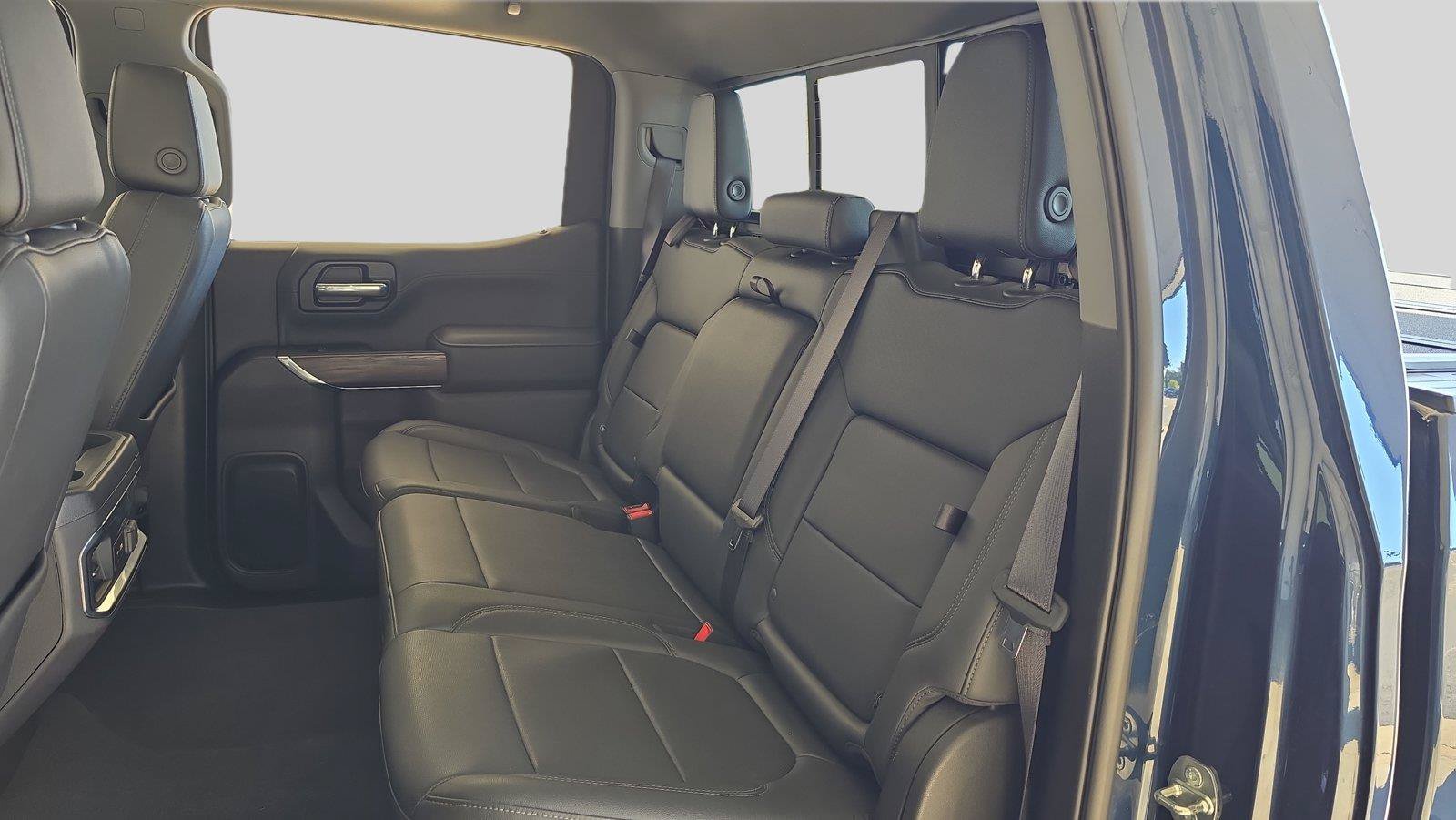 Used 2022 GMC Sierra 1500 SLT AWD/4WD image 18
