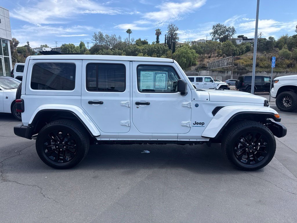 Certified 2025 Jeep Wrangler Unlimited Sahara w/ Safety Group AWD/4WD image 10