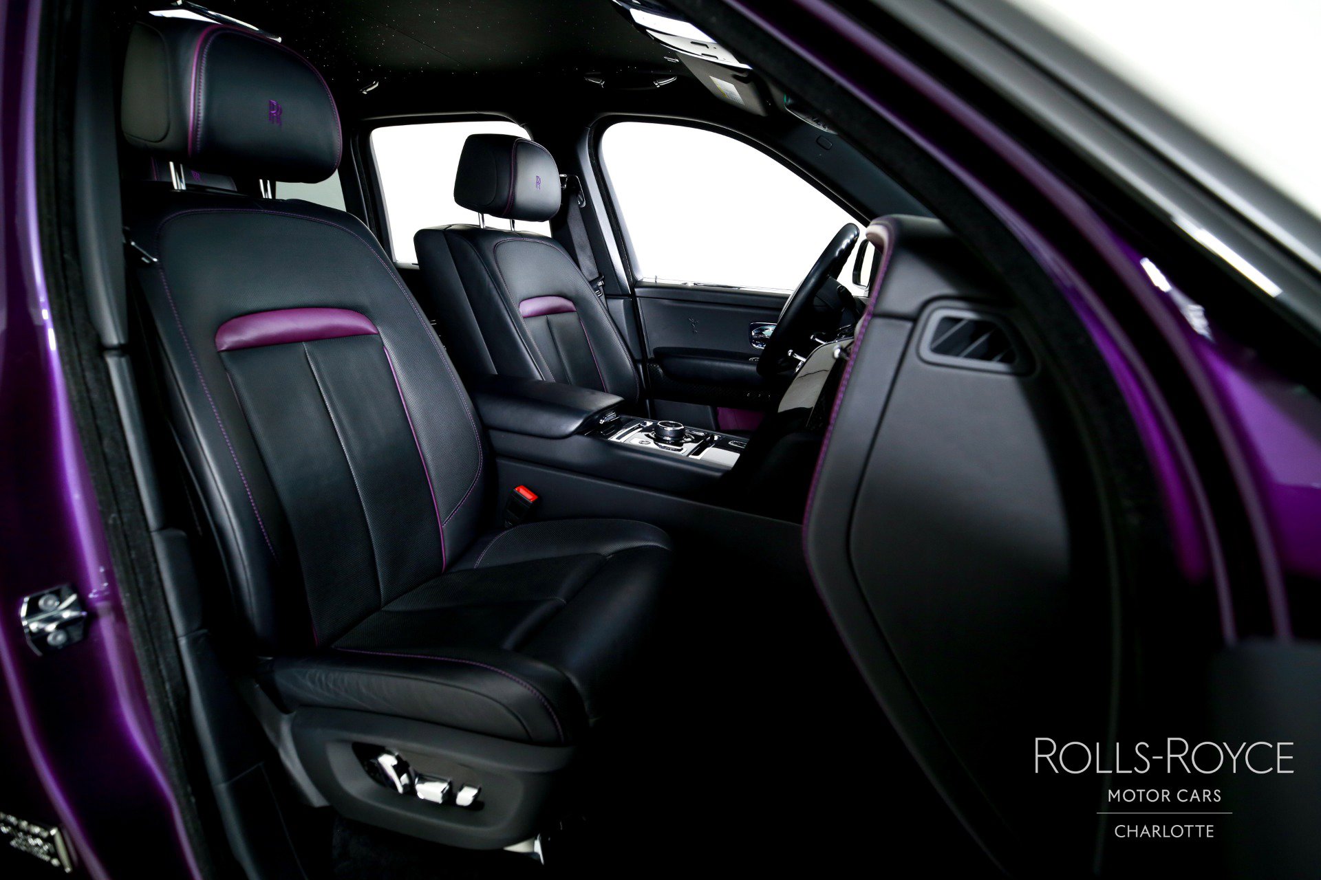 Used 2020 Rolls-Royce Cullinan Black Badge image 34