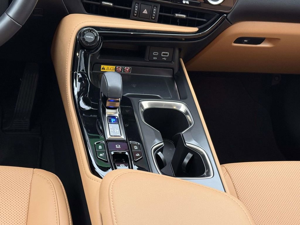 Used 2025 Lexus NX 350 AWD w/ Premium Package image 13