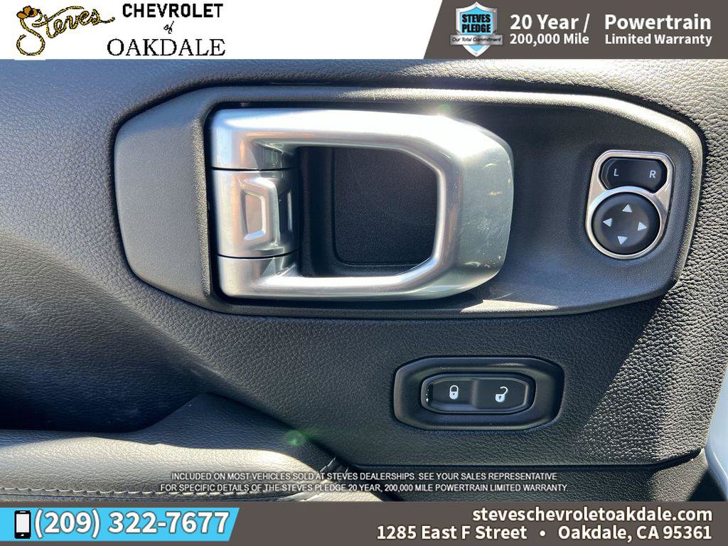 Used 2022 Jeep Wrangler Unlimited Sahara AWD/4WD image 27