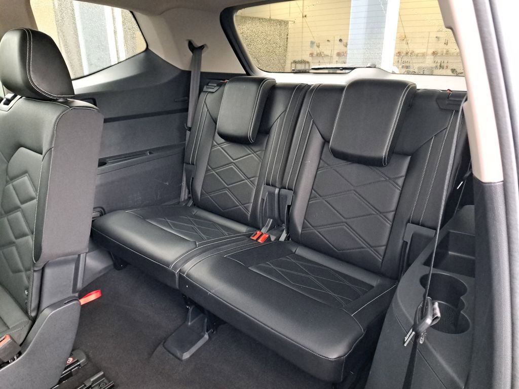 Used 2024 Volkswagen Atlas SE image 14