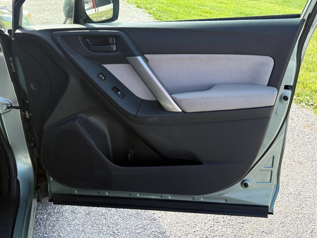 Used 2016 Subaru Forester 2.5i Premium w/ All-Weather Package image 19