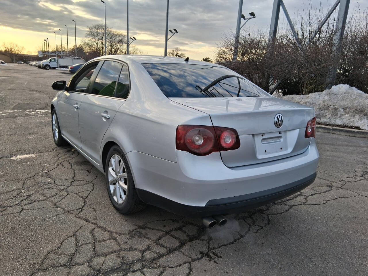 Used 2010 Volkswagen Jetta Limited Edition image 6
