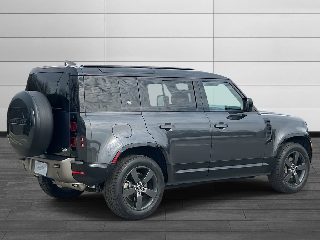 Certified 2023 Land Rover Defender 110 X-Dynamic SE AWD/4WD image 5