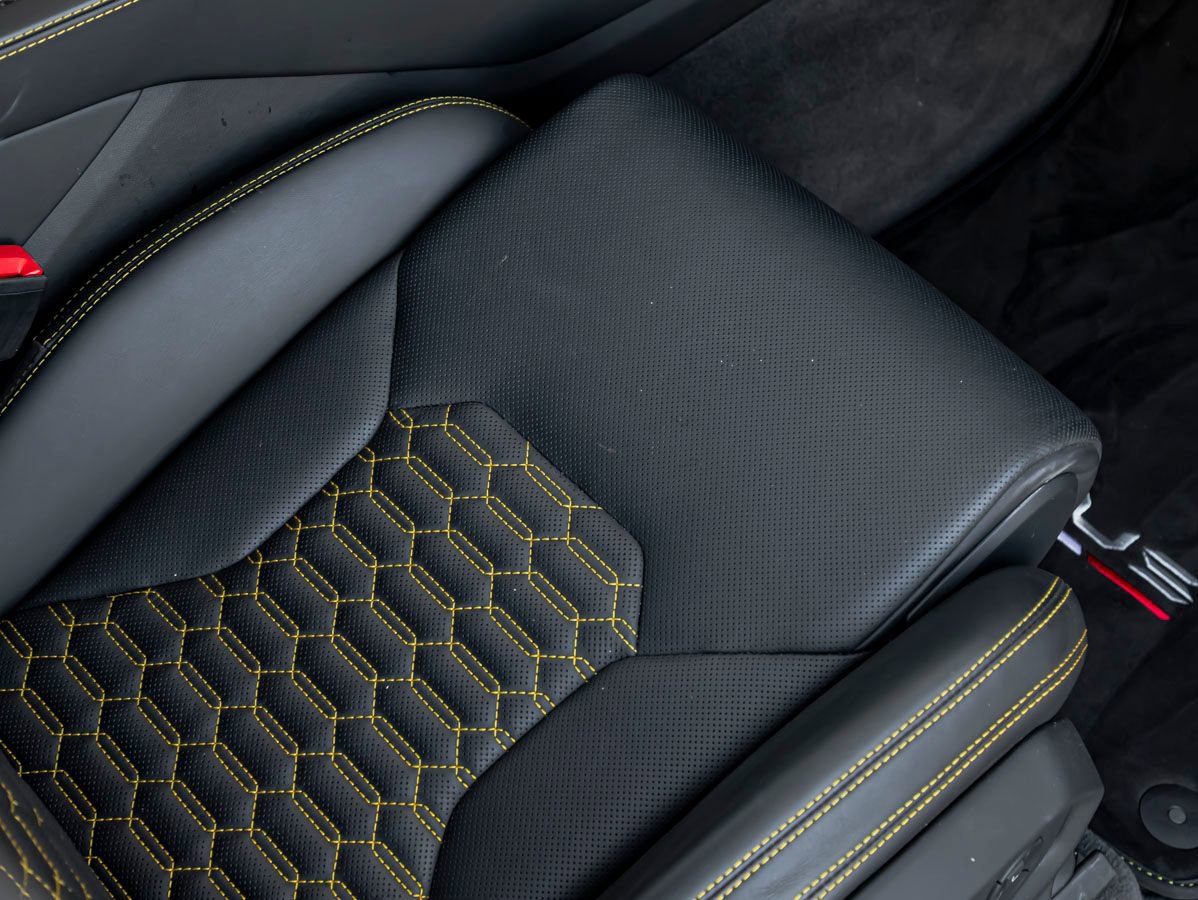 Used 2021 Lamborghini Urus AWD/4WD image 31