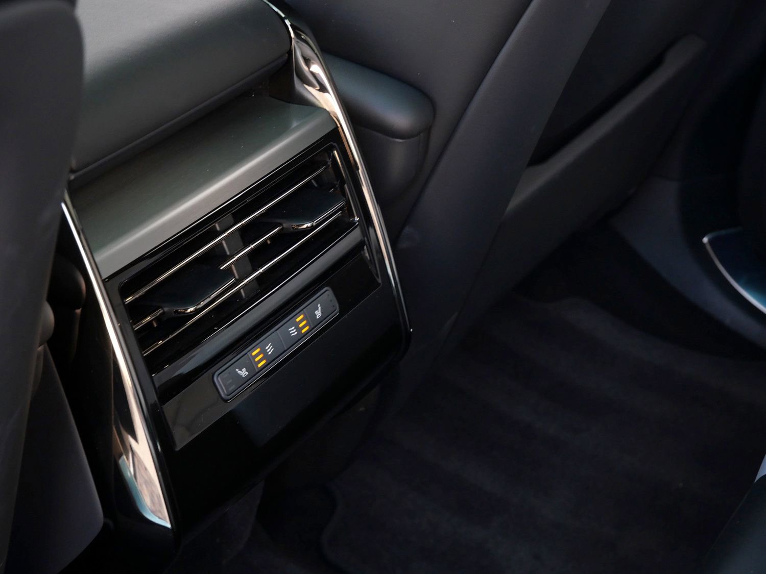 Used 2025 Land Rover Range Rover Sport Dynamic SE image 17