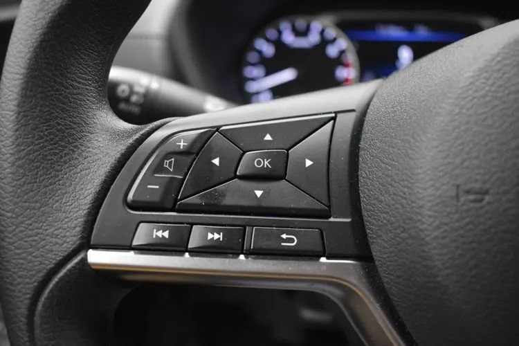 Used 2025 Nissan Sentra SV FWD image 23