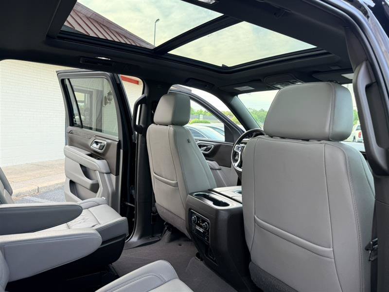Used 2022 Chevrolet Suburban LT w/ LT Signature Package AWD/4WD image 18