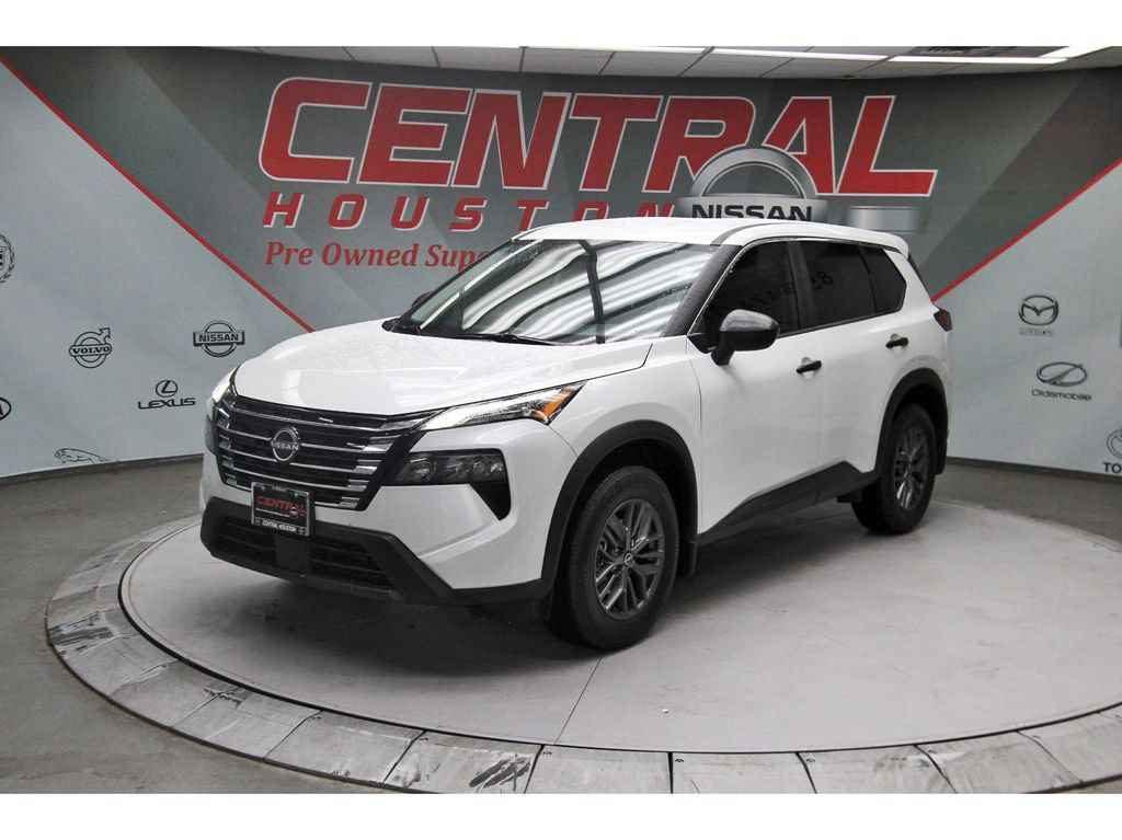 Used 2025 Nissan Rogue S FWD image 2