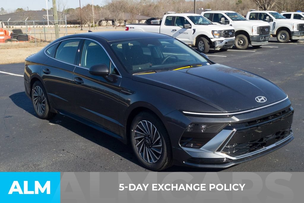 Used 2025 Hyundai Sonata SEL FWD image 3