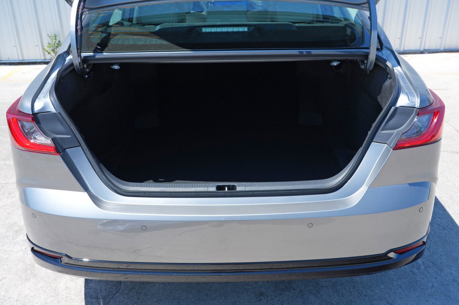 Used 2026 Toyota Camry XLE w/ Premium Plus Package AWD/4WD image 9