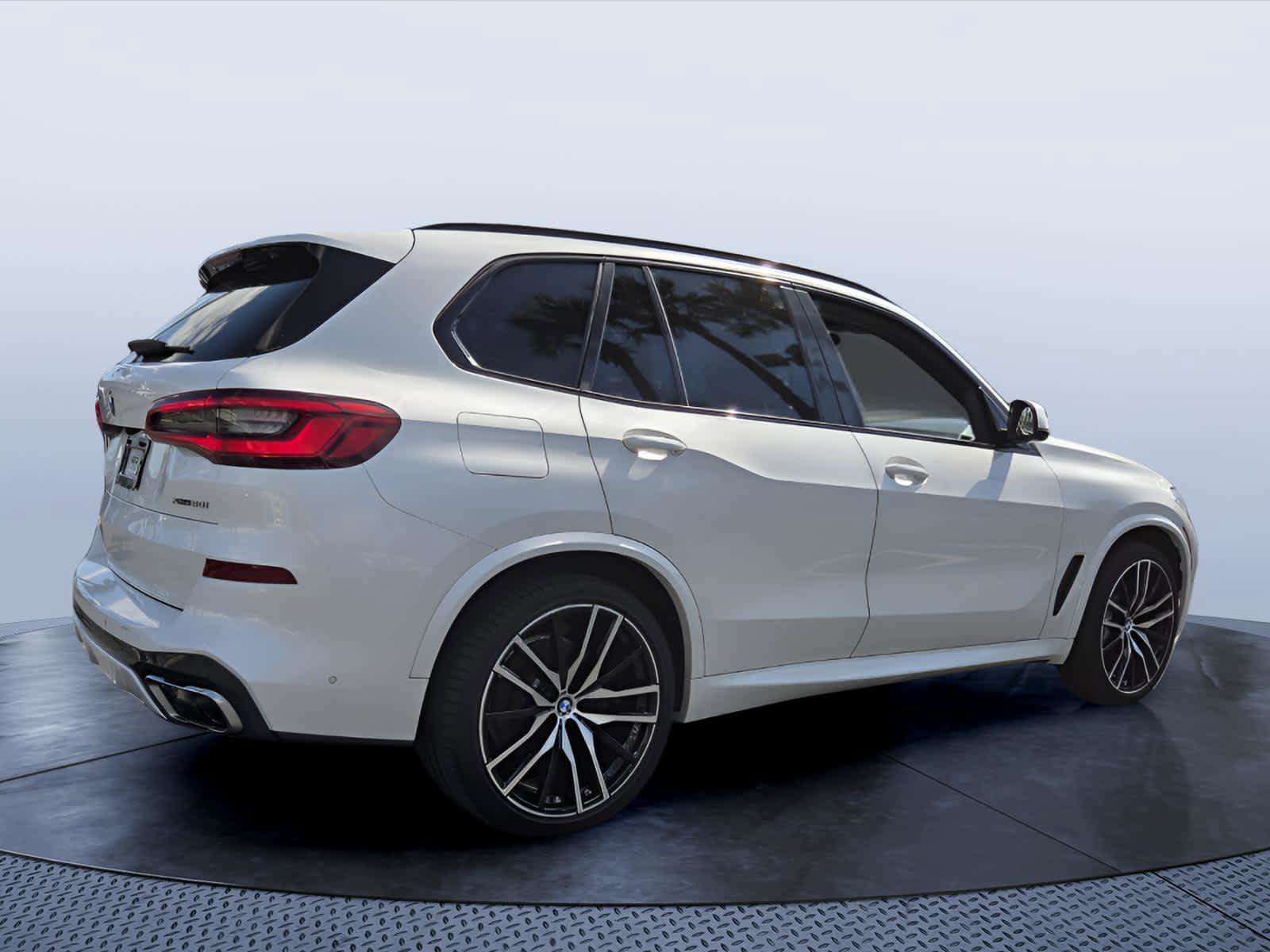 Used 2019 BMW X5 xDrive50i w/ M Sport Package AWD/4WD image 5