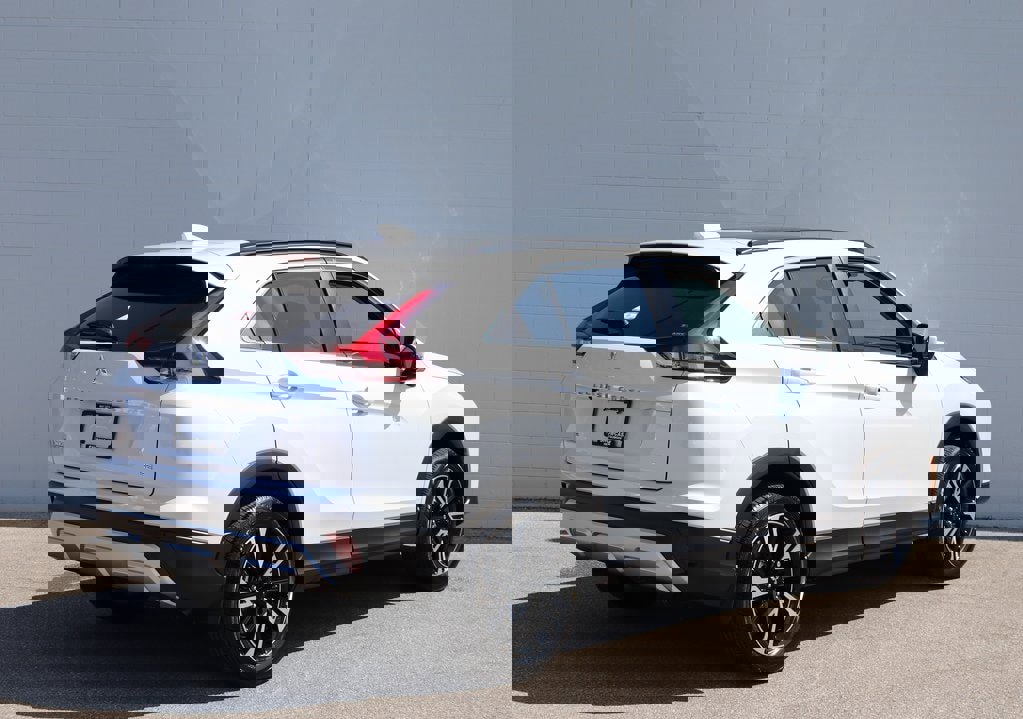 New 2026 Mitsubishi Eclipse Cross SE image 2