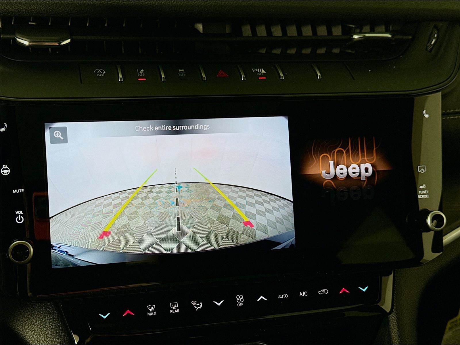 New 2026 Jeep Grand Cherokee Limited w/ Limited Altitude Package AWD/4WD image 8