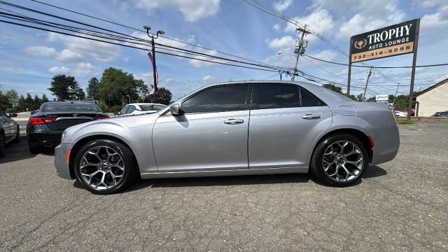 Used 2018 Chrysler 300 S w/ 300S Premium Group RWD image 8