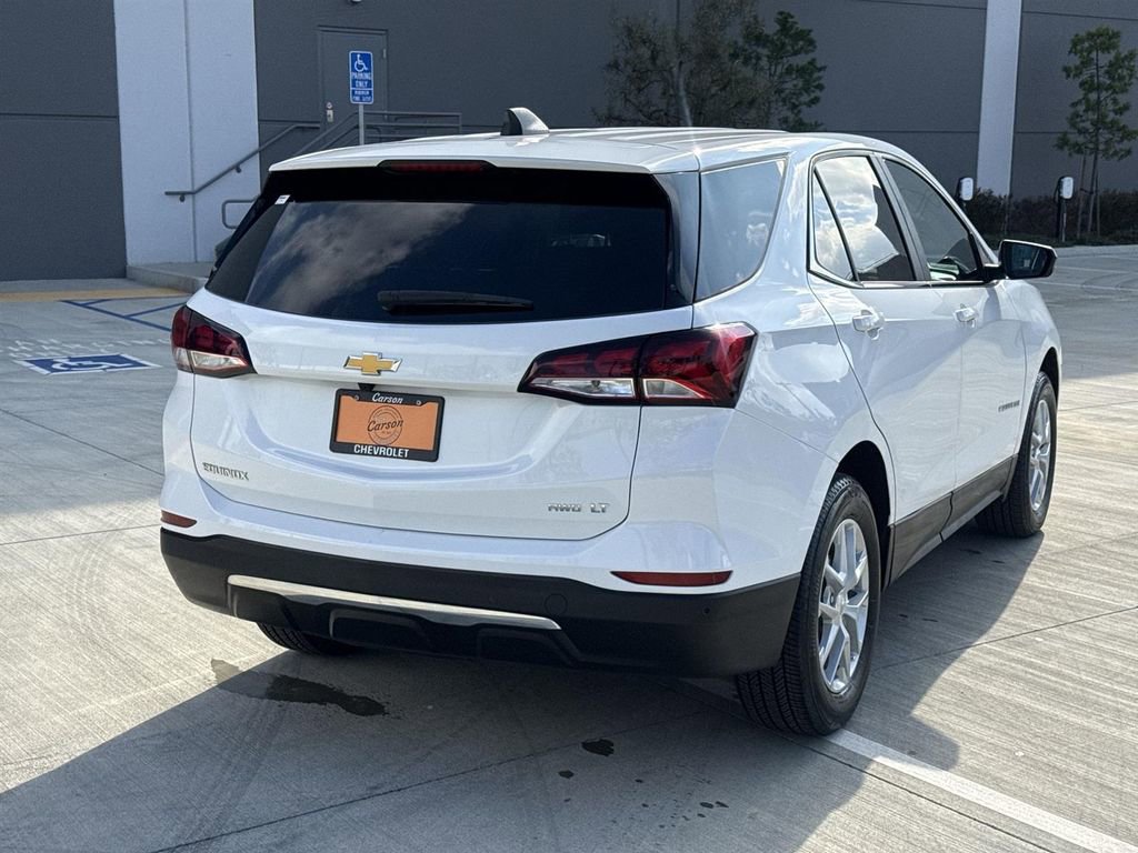 Used 2024 Chevrolet Equinox LT image 3