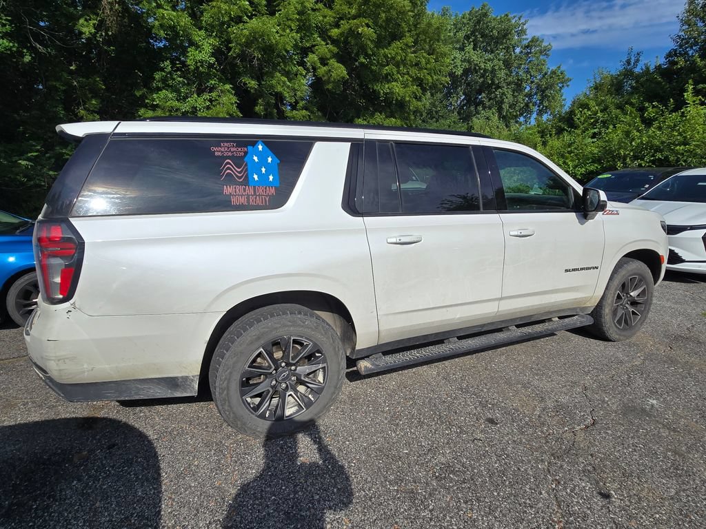 Used 2023 Chevrolet Suburban Z71 w/ Luxury Package AWD/4WD image 8
