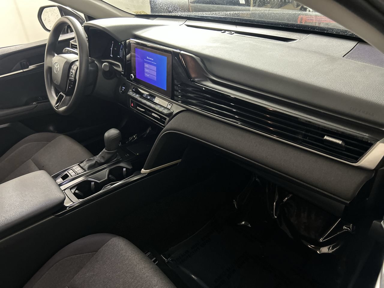Used 2025 Toyota Camry LE FWD image 27