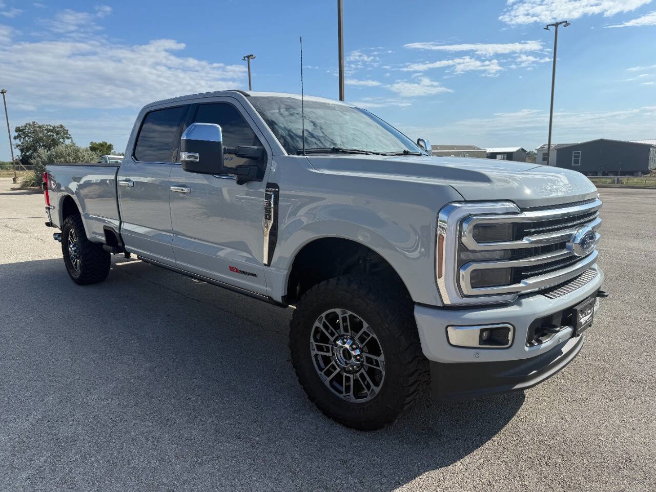 Used 2025 Ford F350 Platinum w/ Platinum Plus Package image 7