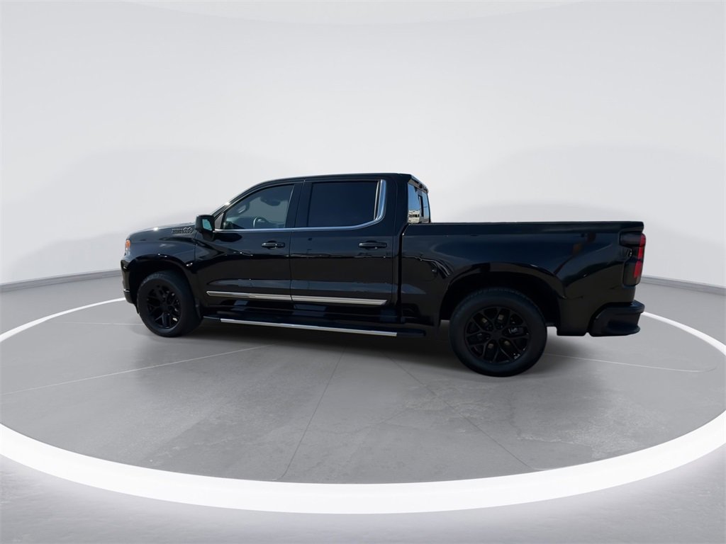 Used 2022 Chevrolet Silverado 1500 High Country w/ Technology Package image 9