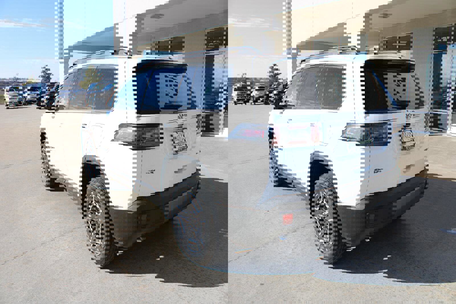 New 2026 Jeep Cherokee Limited image 9