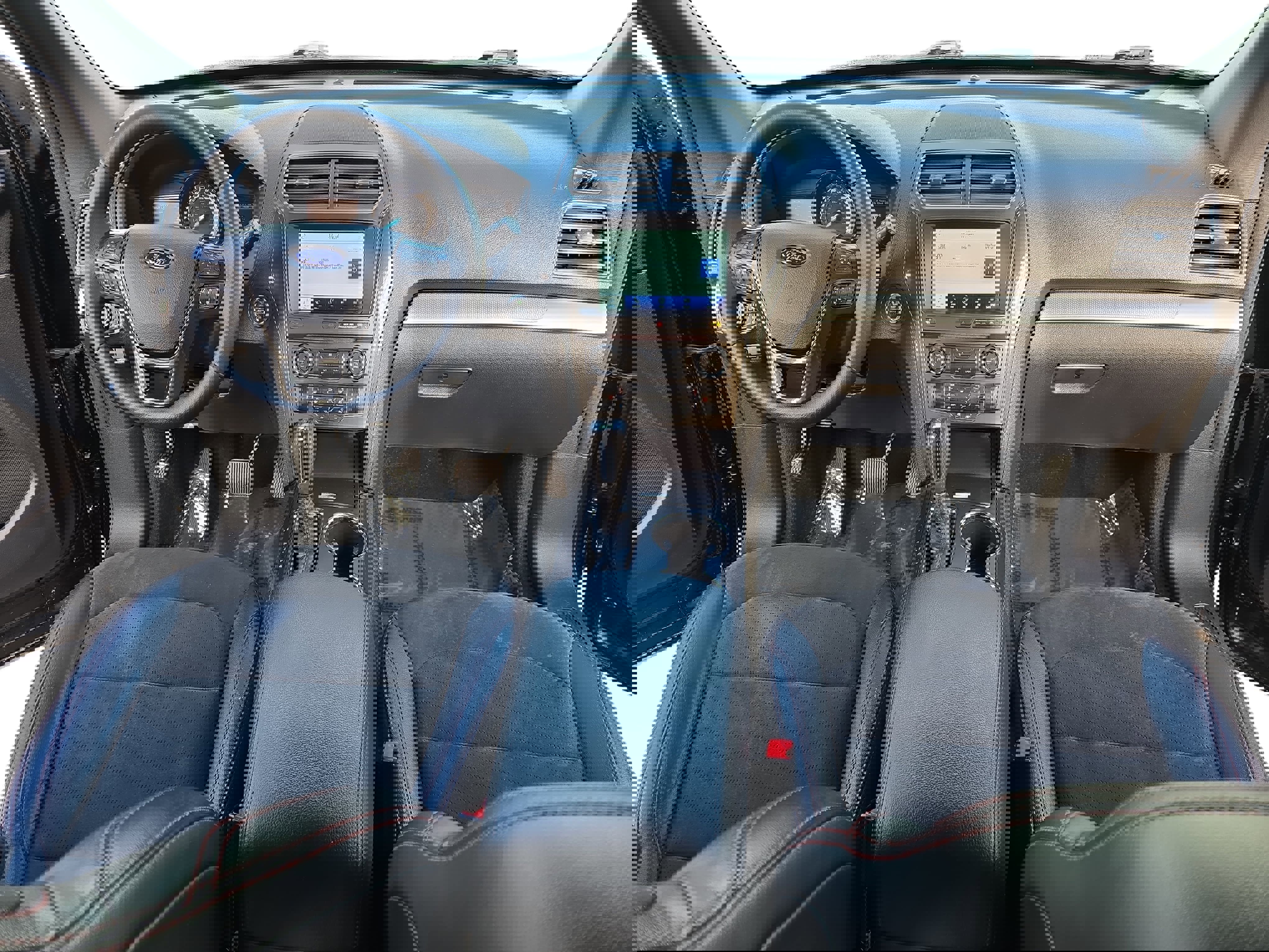 Used 2018 Ford Explorer XLT w/ Equipment Group 202A image 9