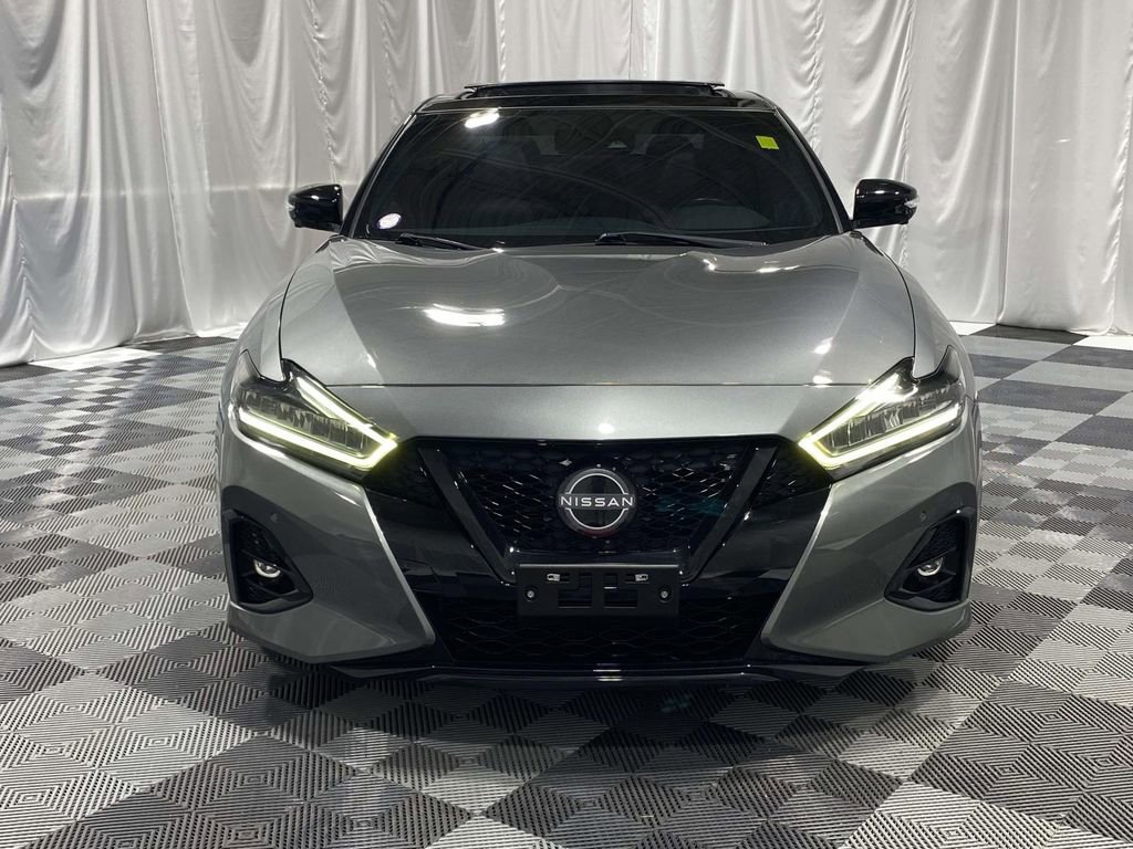 Used 2023 Nissan Maxima SR w/ Sport Mat Group FWD image 6