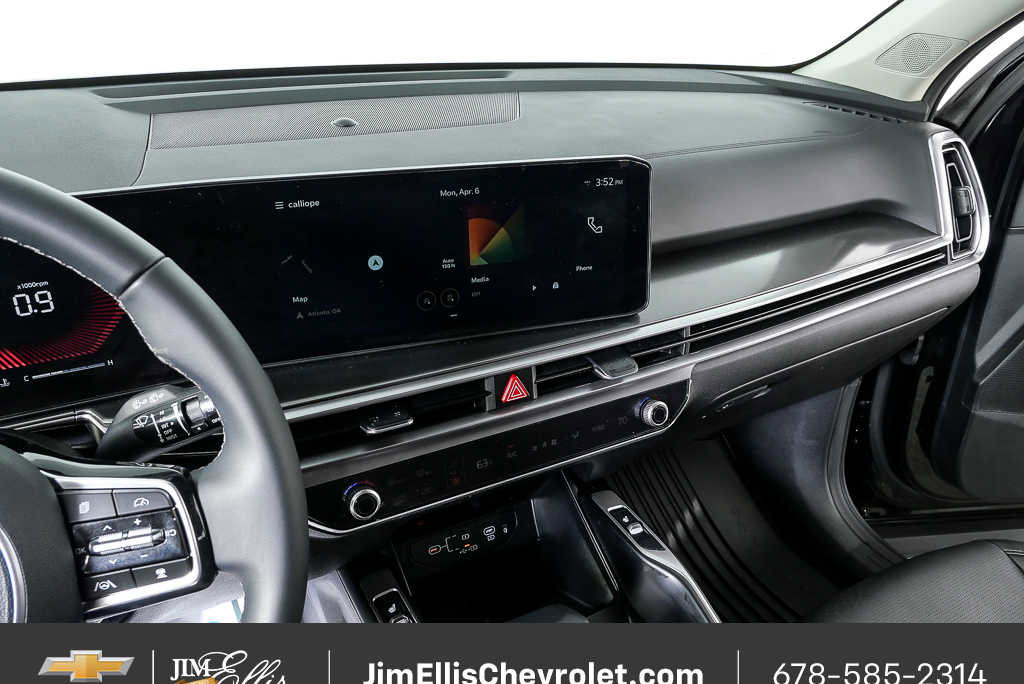 Used 2025 Kia Sorento S image 12