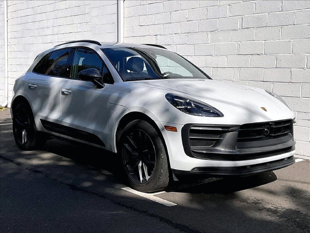 Certified 2023 Porsche Macan Turbo AWD/4WD image 7