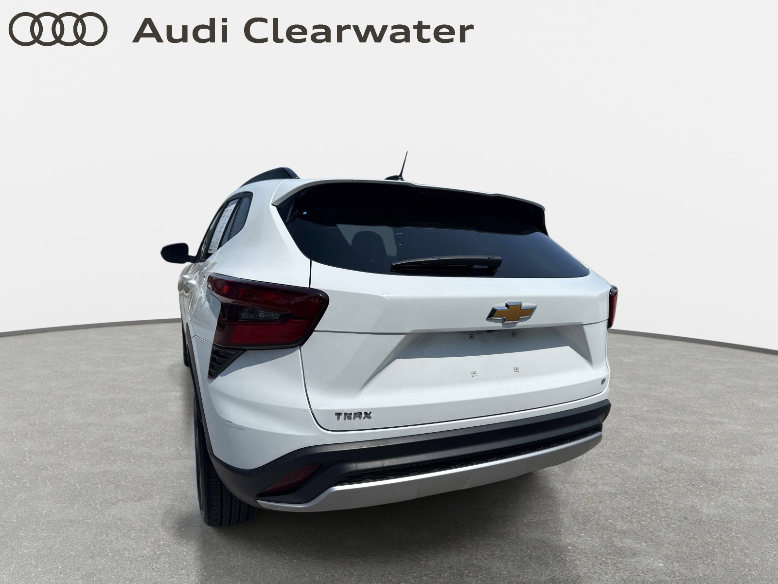 Used 2024 Chevrolet Trax LT w/ Driver Confidence Package image 8